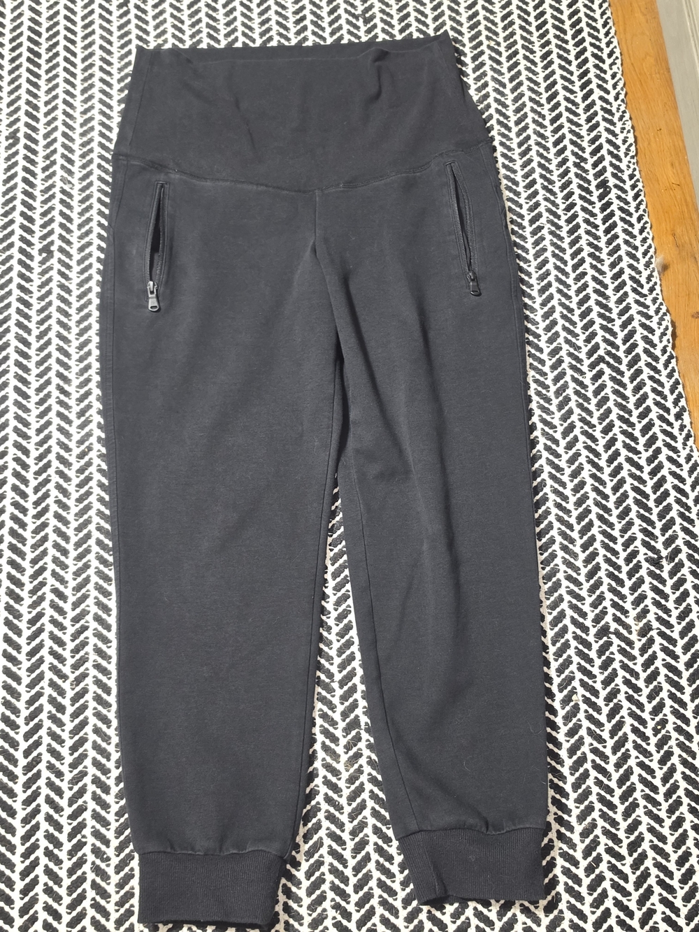 Old Navy Black Active Maternity Joggers